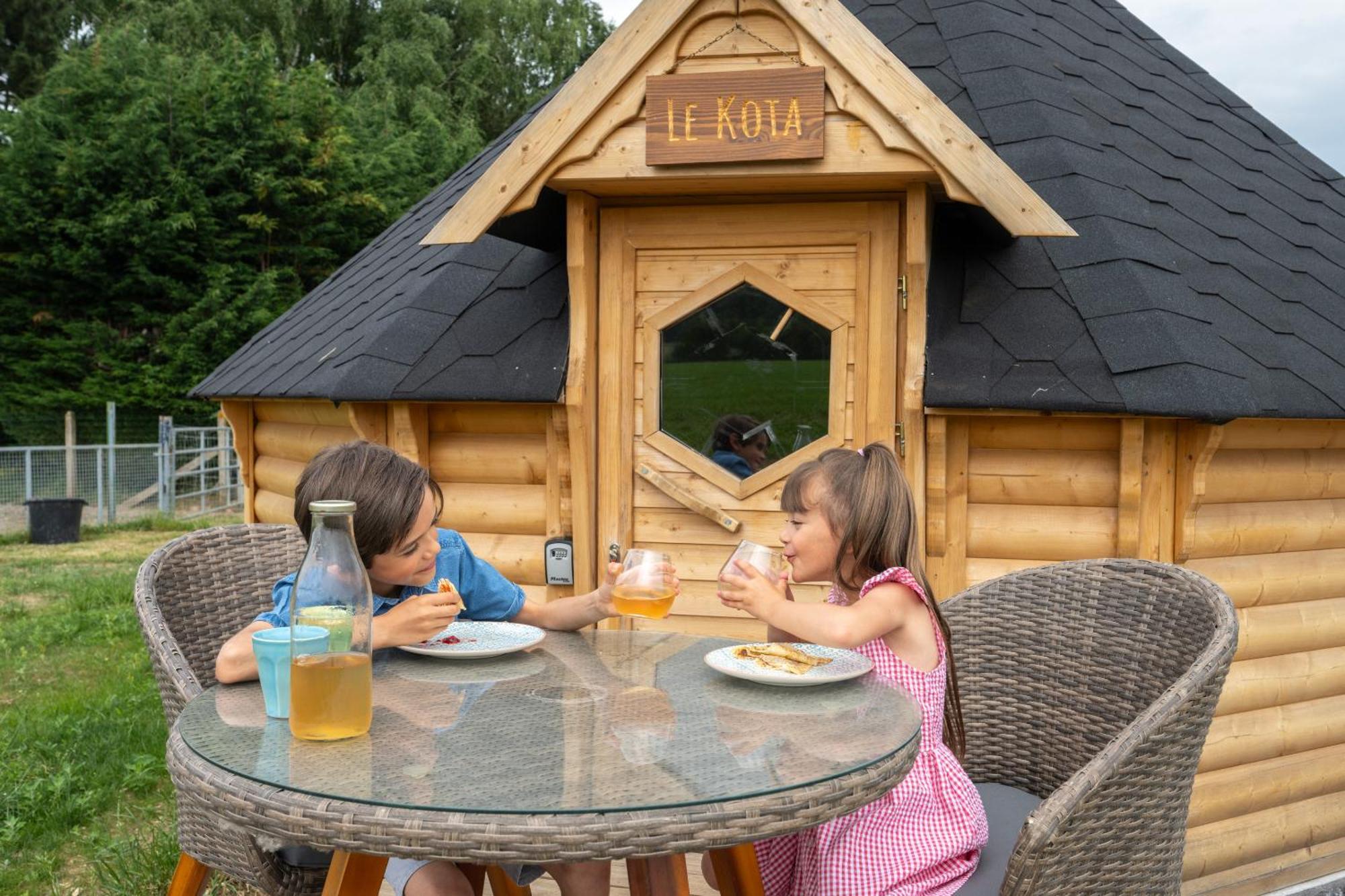 Logements Insolites A La Ferme - Yourte, Kota Ou Pod Farbus Room photo